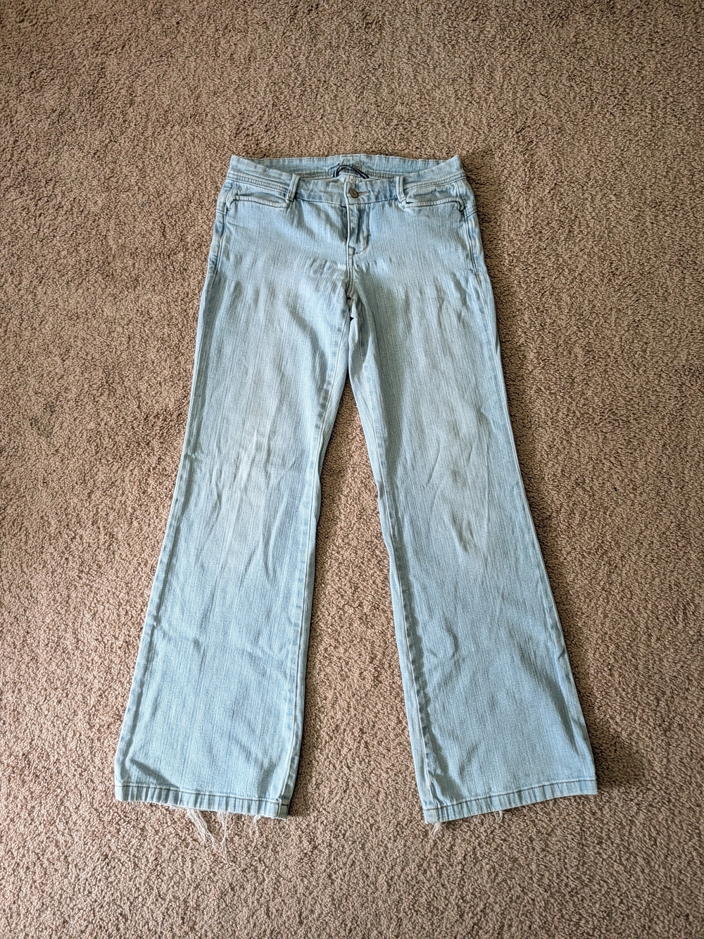 Old Navy The Diva Flare Jeans Light Wash Distressed Hem Size 6 (31" Waist)TagSz2